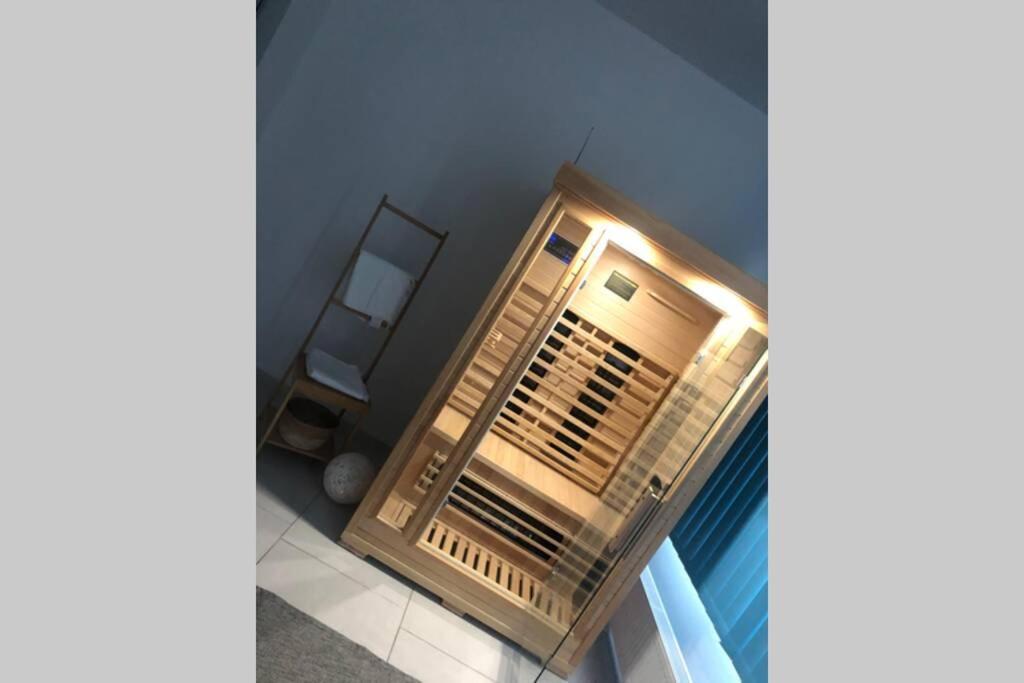 Stadtsuite Mit Sauna In Wiener Neustadt 135 M2 エクステリア 写真