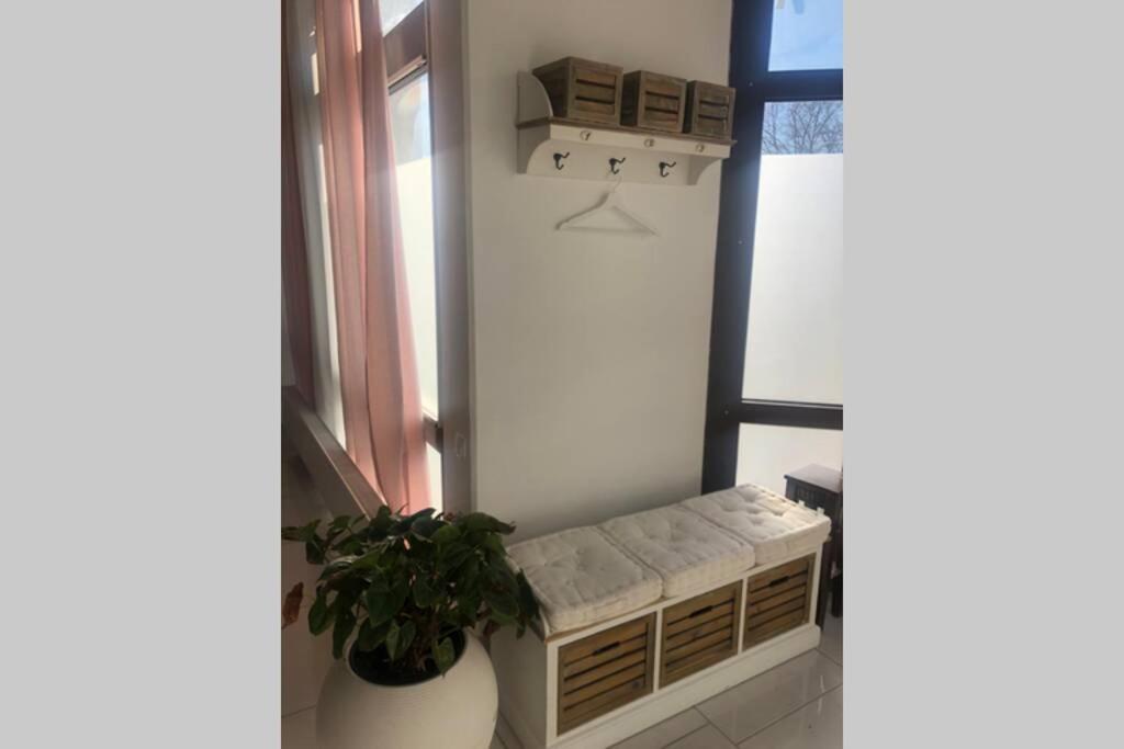 Stadtsuite Mit Sauna In Wiener Neustadt 135 M2 エクステリア 写真
