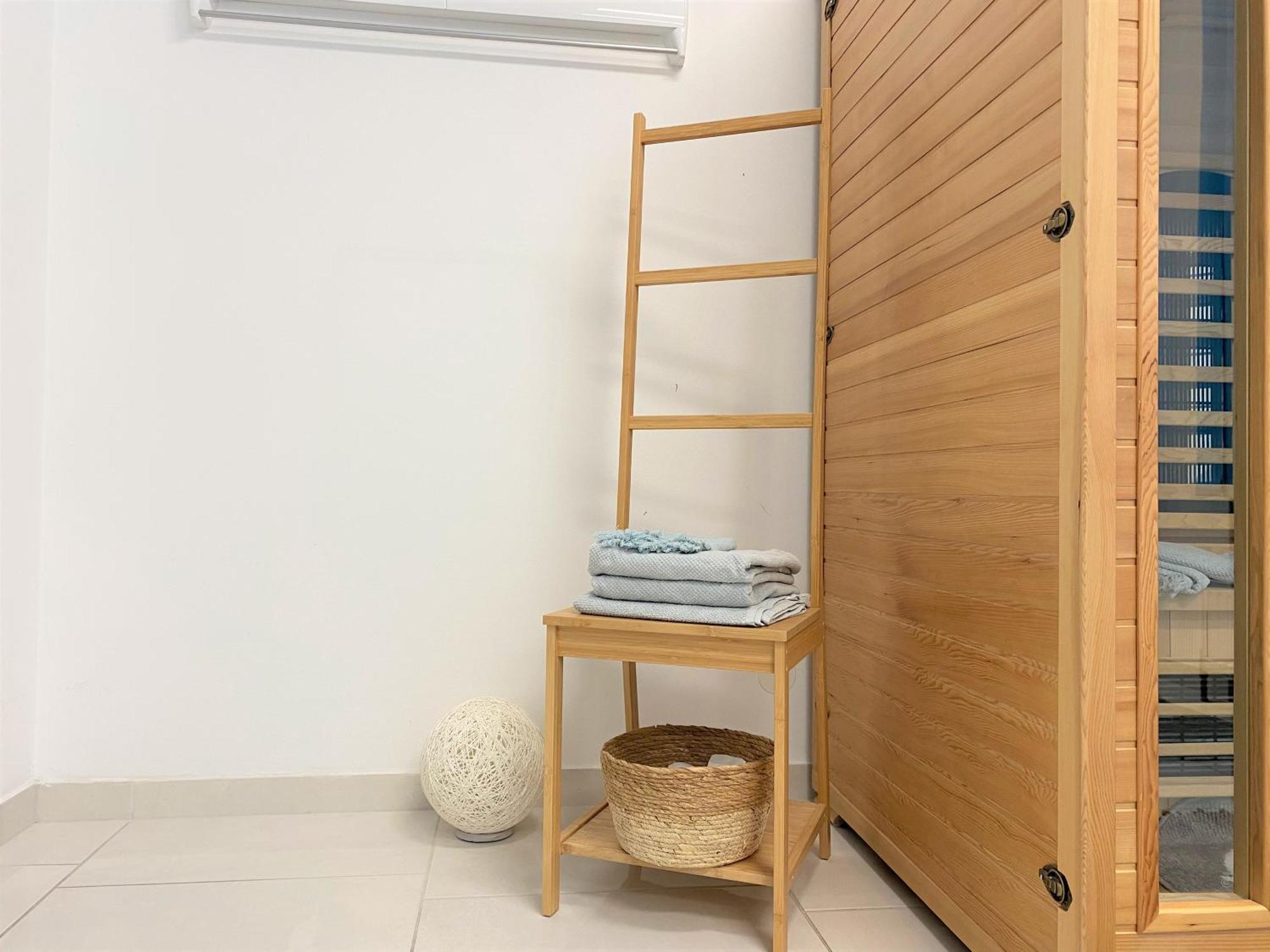 Stadtsuite Mit Sauna In Wiener Neustadt 135 M2 エクステリア 写真